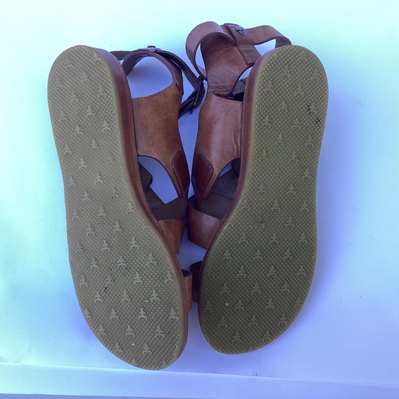 Trask Roxanne Sandals Brown Tan Leather 6.5 M - Picture 6 of 8
